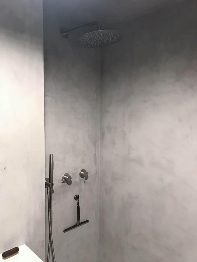 minimalistisk bruseniche i grå