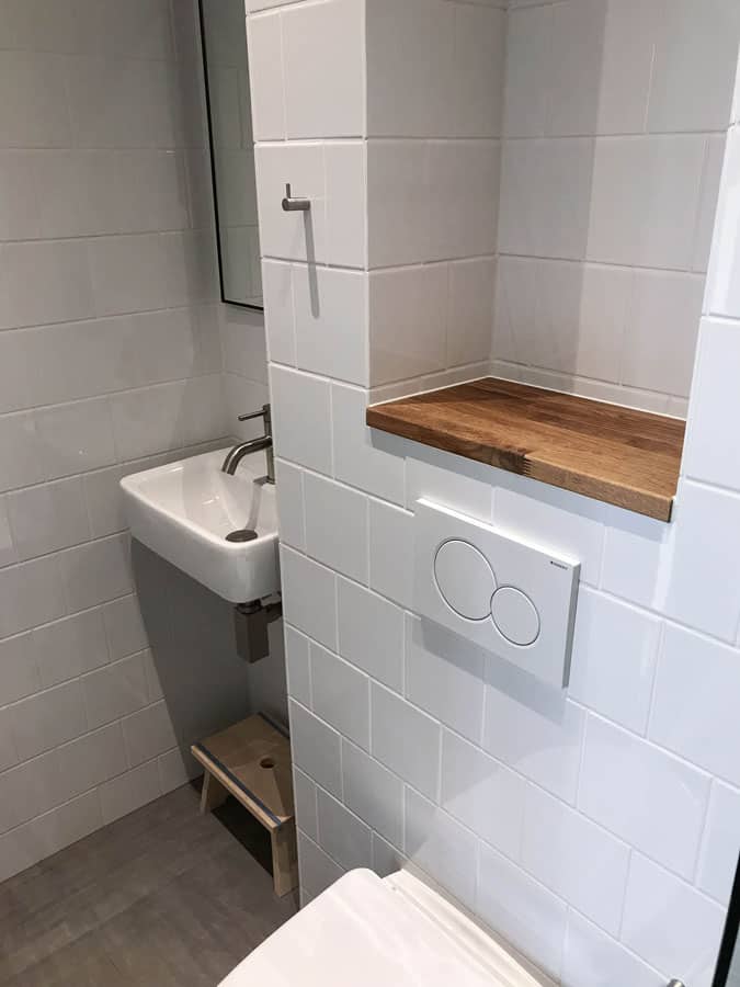 moderne lyst badeværelse